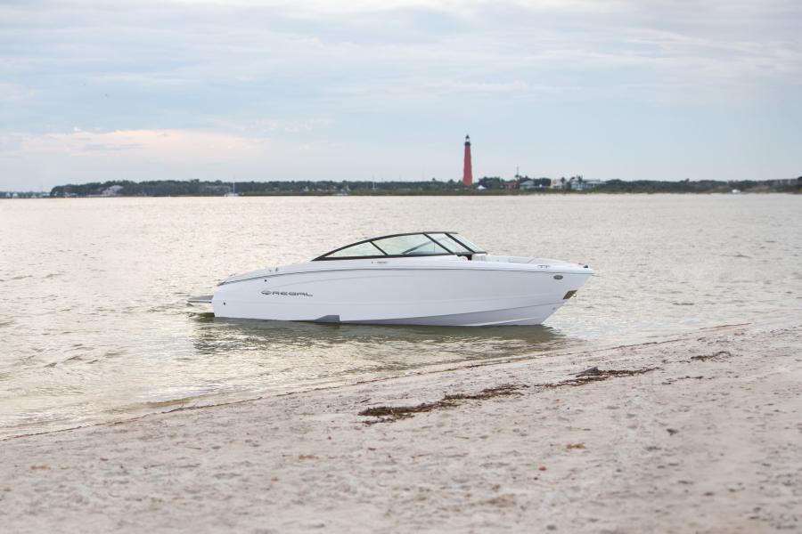 2025 Regal Sterndrive Bowrider LS2