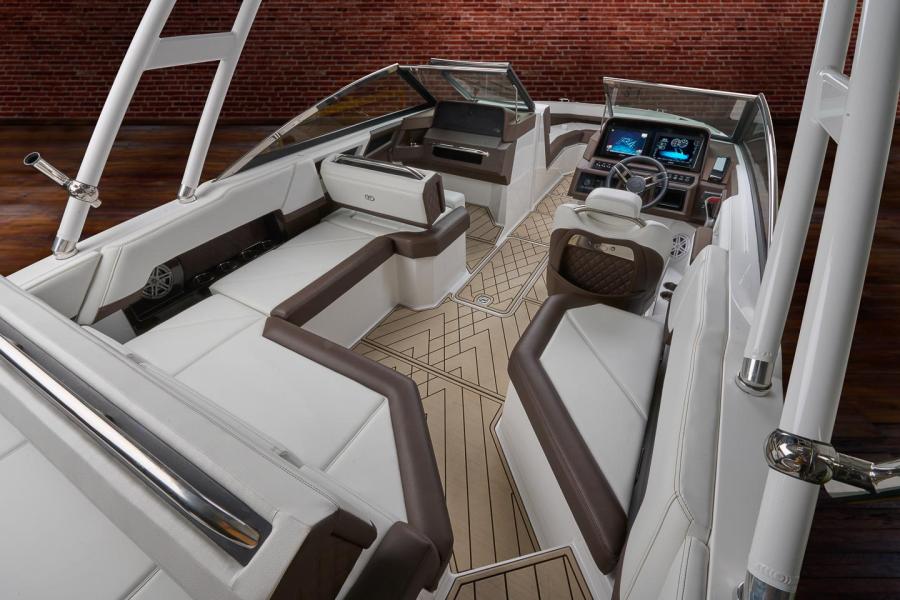 Cobalt R4 Walkers Point Marina