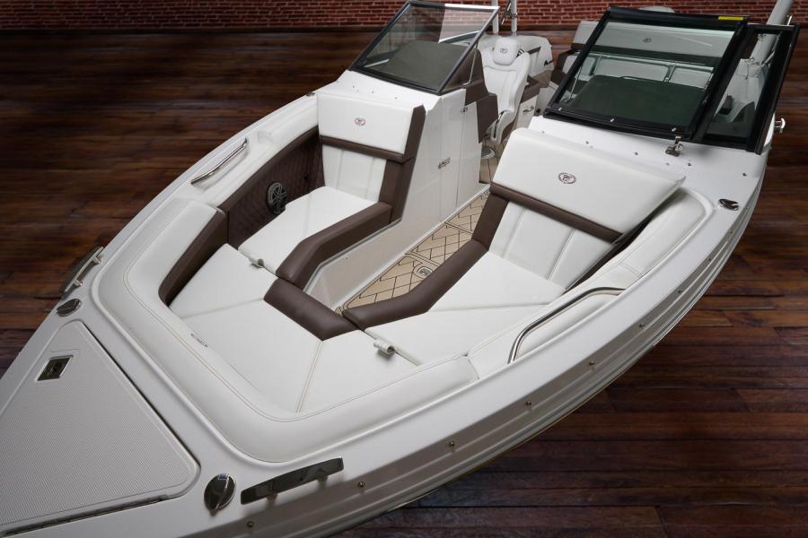 Cobalt R4 Walkers Point Marina