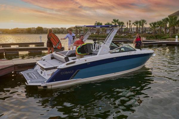 Cobalt R8 Surf Walkers Point Marina